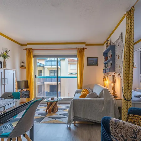 Apartment Centre *