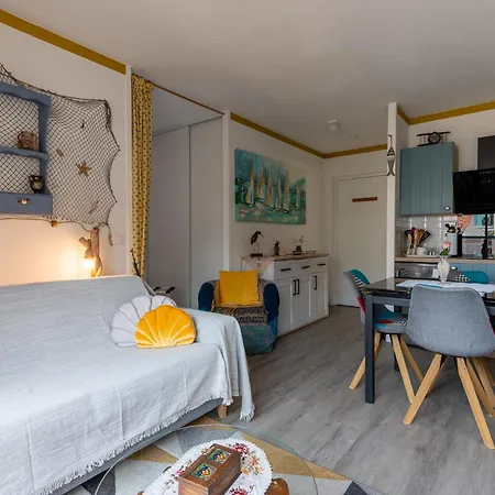 Apartment Centre *